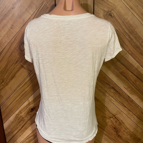 Express Women’s Medium Sequined Lips Round Neck Tee - Picture 7 of 9